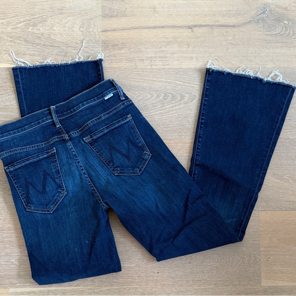 MOTHER Weekender Fray Jeans Teaming Up
